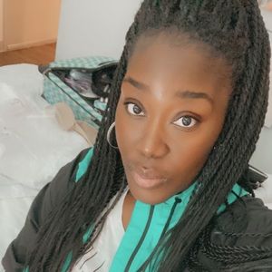 Meet your Posher, Danielle